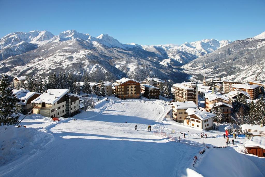 Hotel Stella Alpina Oulx Exteriör bild